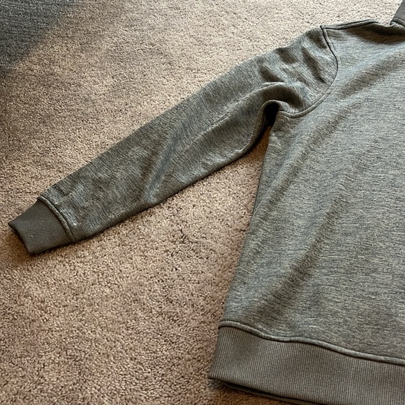 Under Armour gray long sleeve quarter zip - Picture 3 of 8